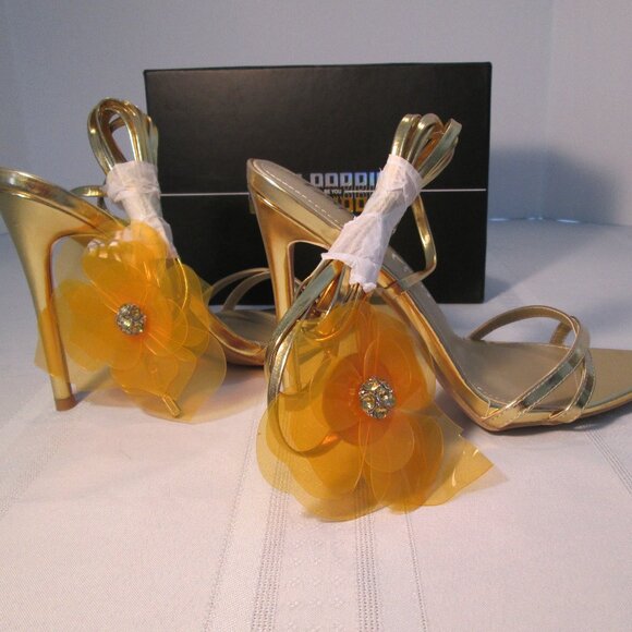 Cape Robbin Shoes - Cape Robbin Ahloaa Floral Strappy Heels Gold Sz 8.5 NIB